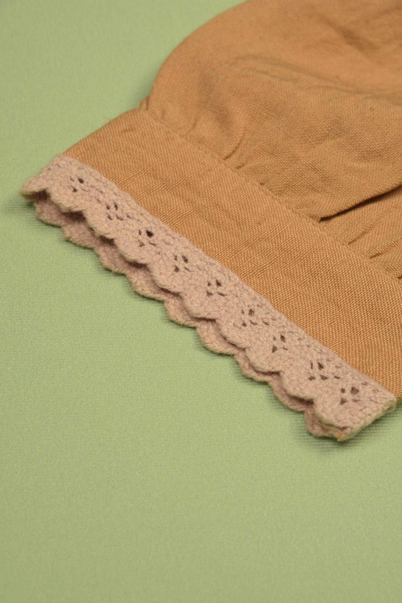 Embroidered yoke with Puff Sleeves - LARILI